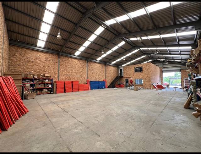 461M² WAREHOUSE TO LET IN STRIJDOMPARK